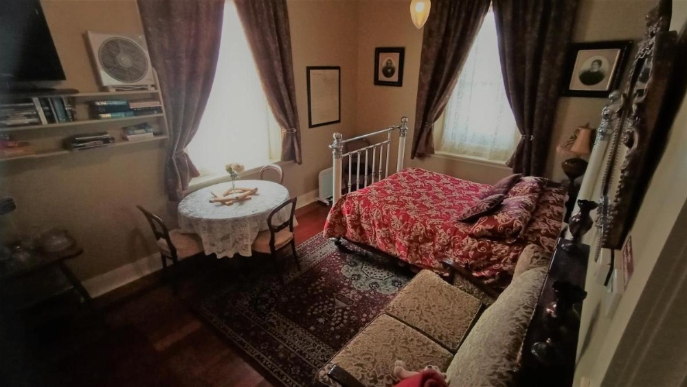 Room image 3